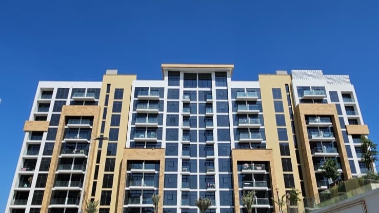 Azizi Riviera 23