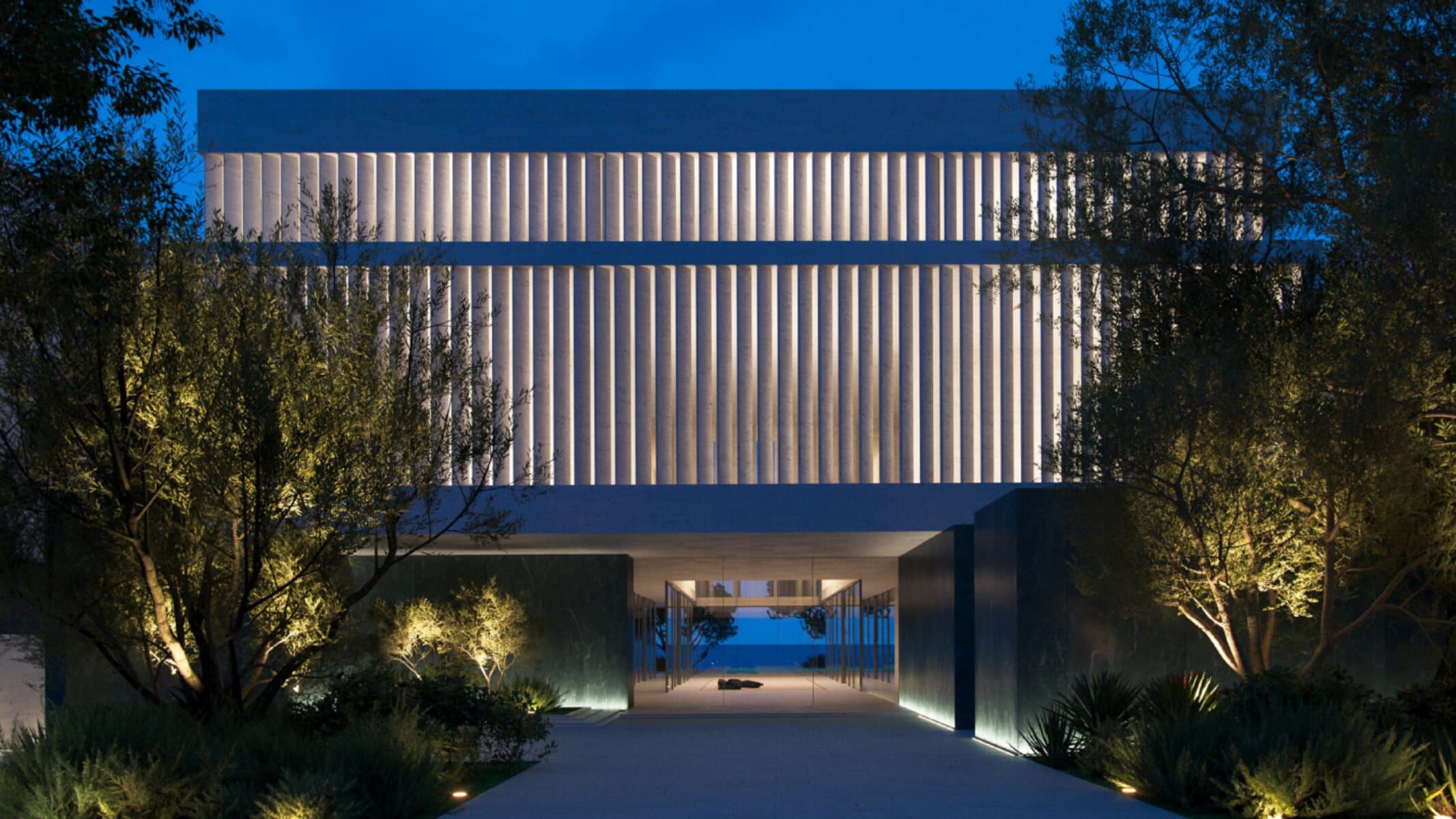 The Ritz Carlton - Image 2