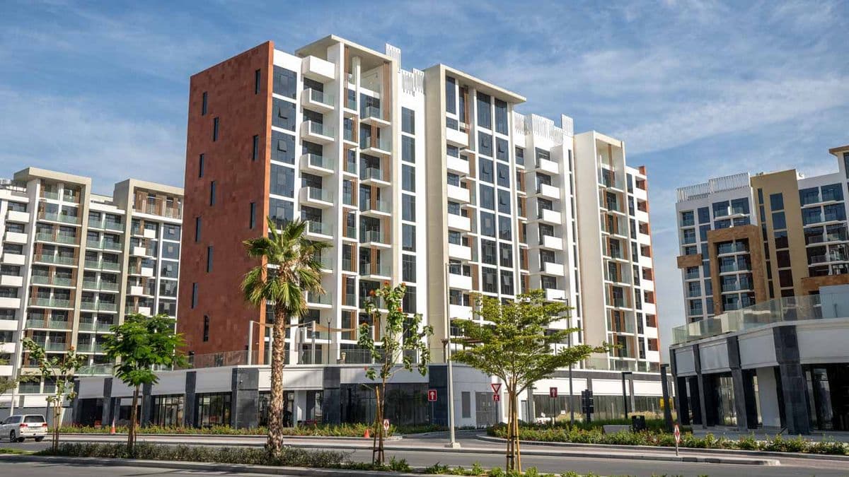 Riviera 19 - Image 1