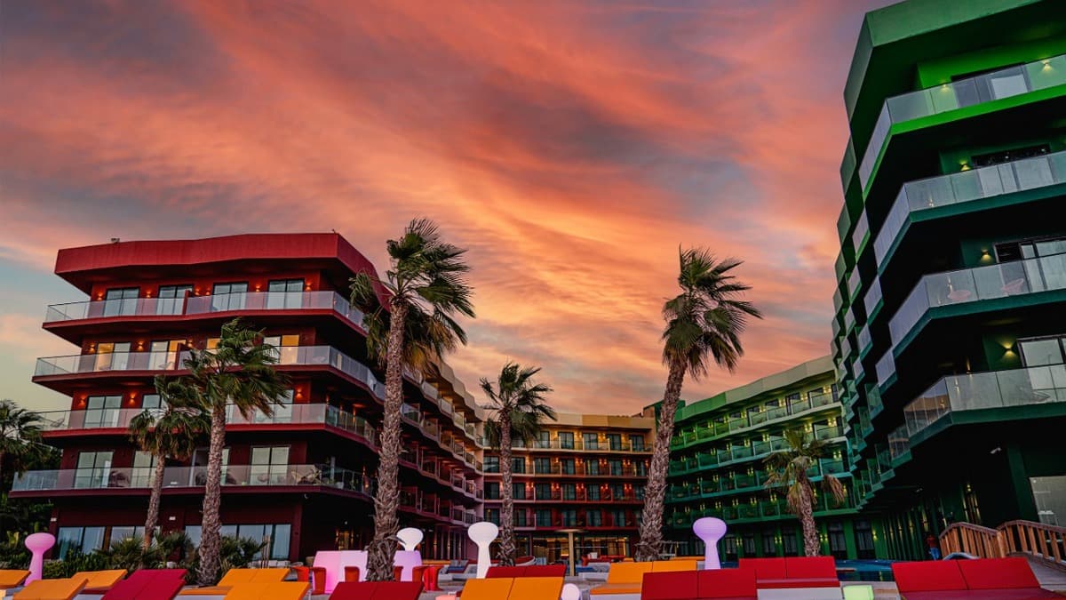 Cote d'Azur Hotel - Image 1
