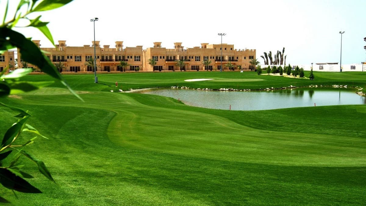 Golf Apartments - Image 2
